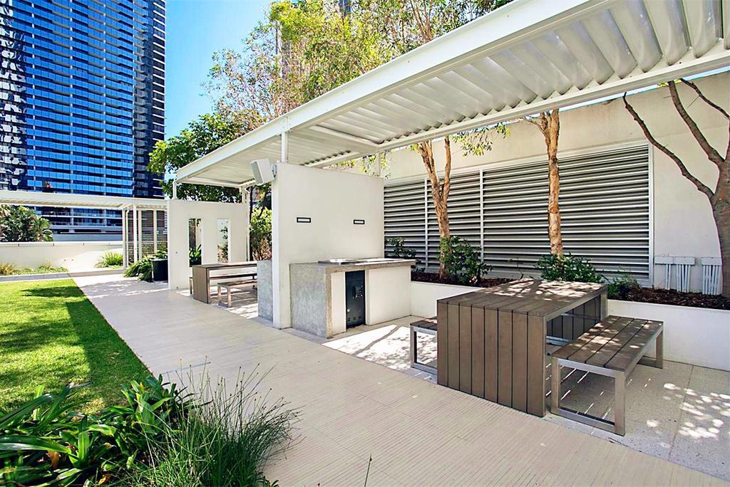 H Star Residences-- Paradise Stayz Gold Coast Eksteriør billede